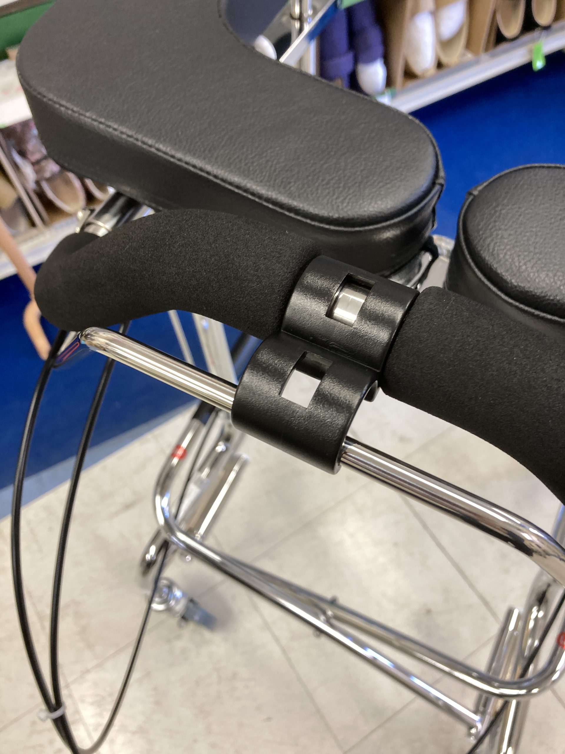 歩行器「アルコー1S-C型」のご紹介です。 | 介護用品・福祉用具